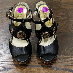 Michael Kors Platform Peep Toe Heels Sz 81/2